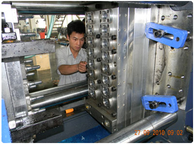 Injection Moulding Machine for Preform and Cap